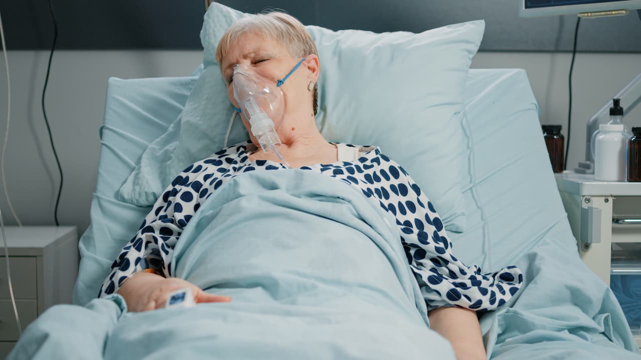 Clogged Breathing Tubes in Nursing Homes